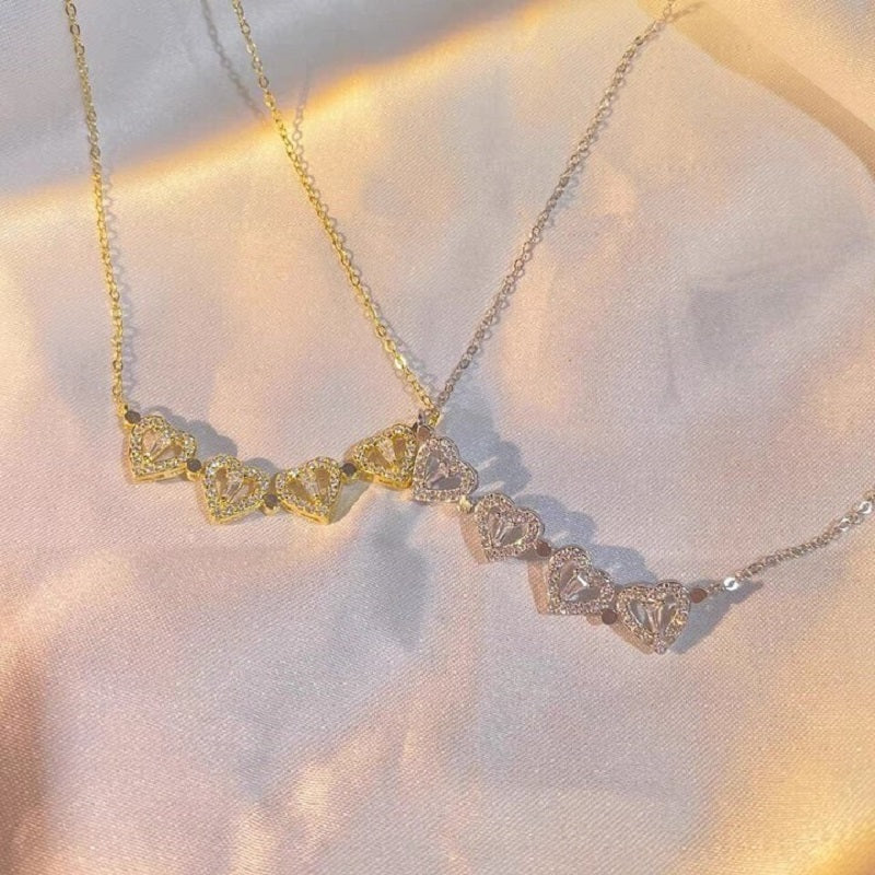 ☘Four-Leaf Heart Shape Necklace🎁The Best Gifts For Your Loved Ones💕【Buy 2 free shipping】